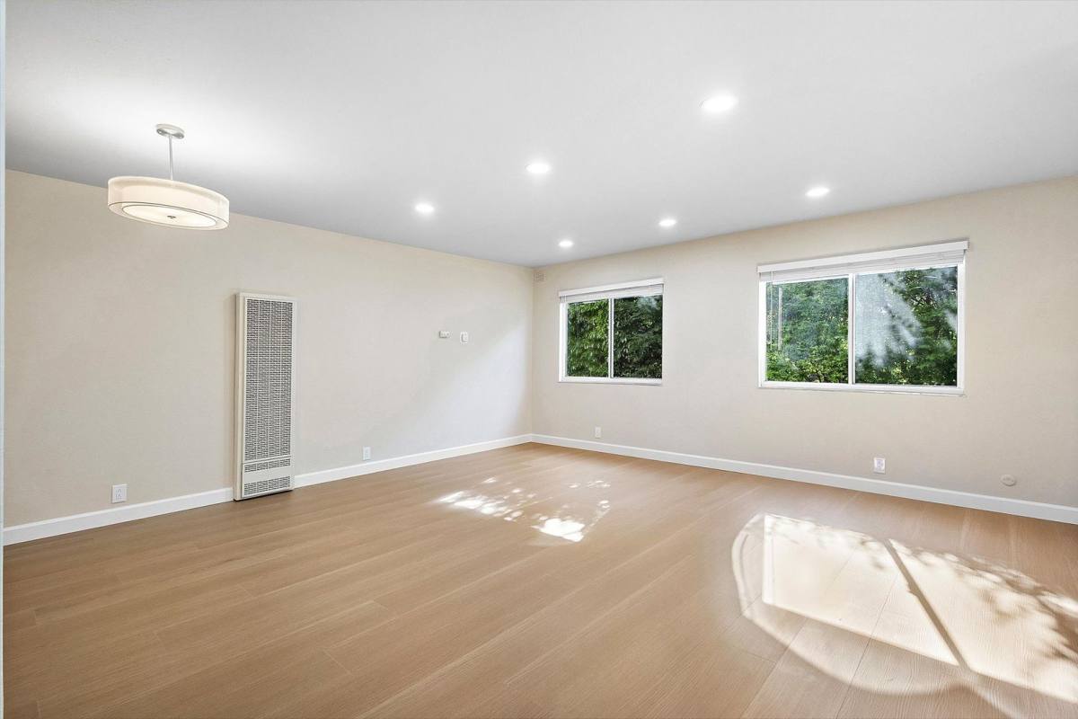 Apartment for rent at 2150 Santa Clara Ave, Alameda, CA 94501