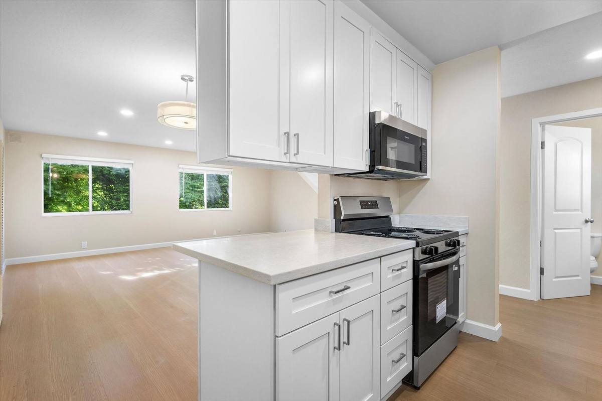 Apartment for rent at 2150 Santa Clara Ave, Alameda, CA 94501
