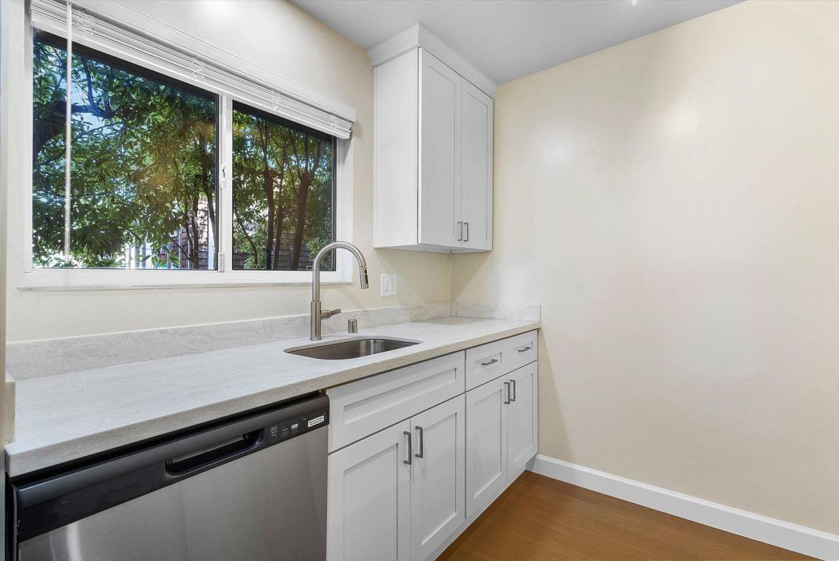 Apartment for rent at 2150 Santa Clara Ave, Alameda, CA 94501