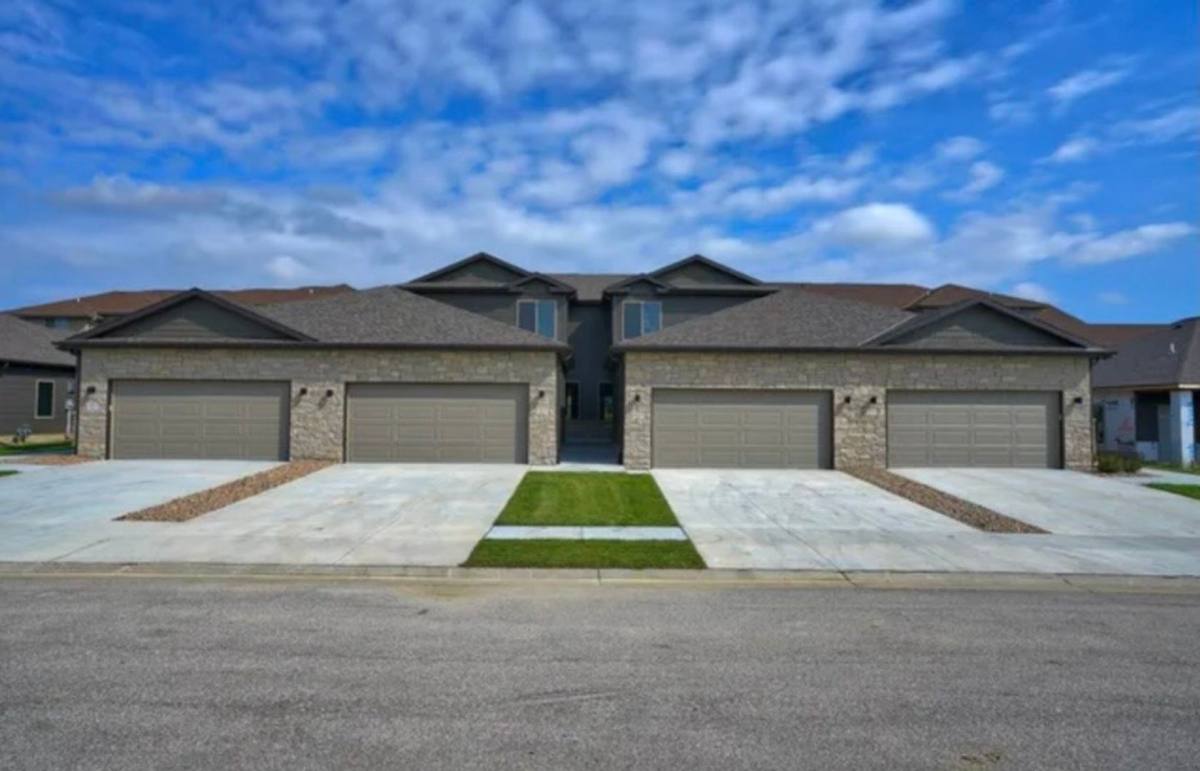Townhouse for rent at 10725 N 149th St, Waverly, NE 68462