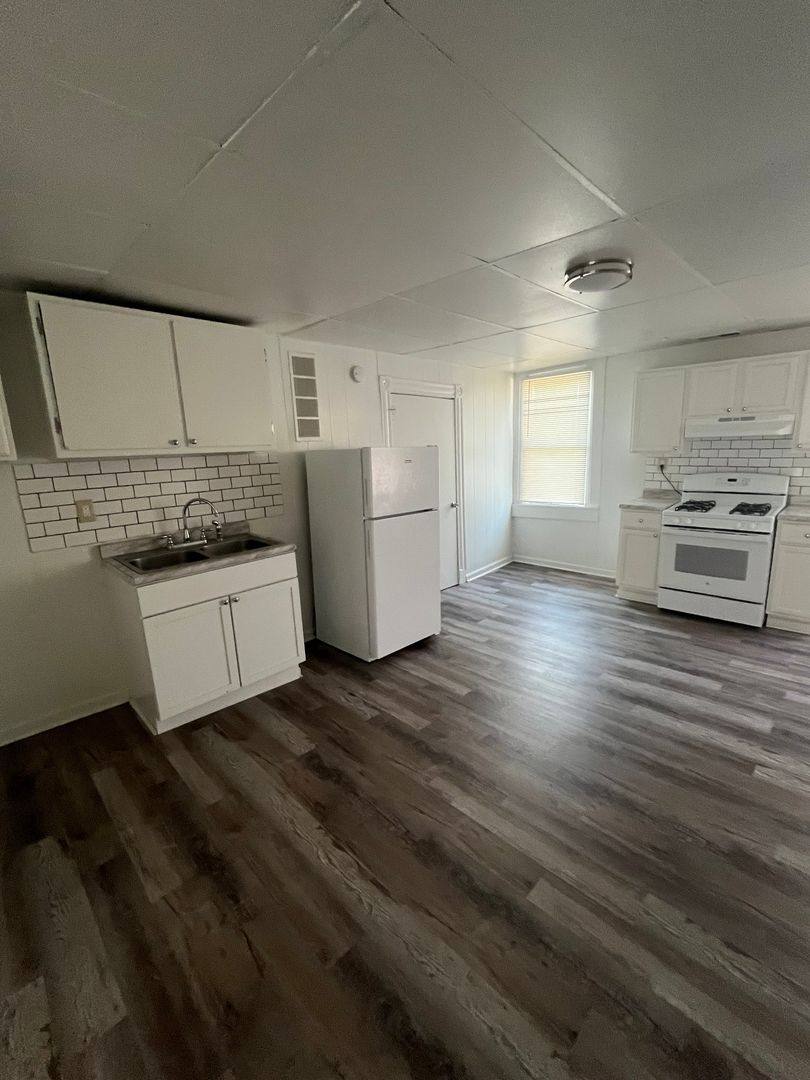 Apartment for rent at 2922 Bank St, Louisville, KY 40212