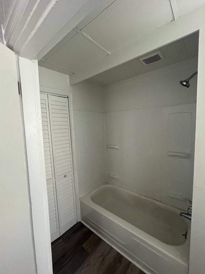 Apartment for rent at 2922 Bank St, Louisville, KY 40212