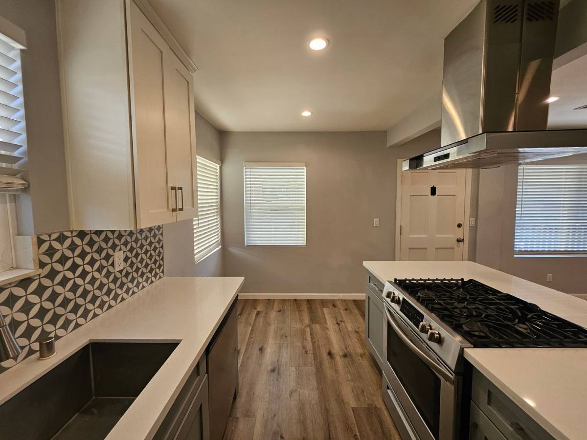 Apartment for rent at 2350 Florencita Ave, Montrose, CA 91020