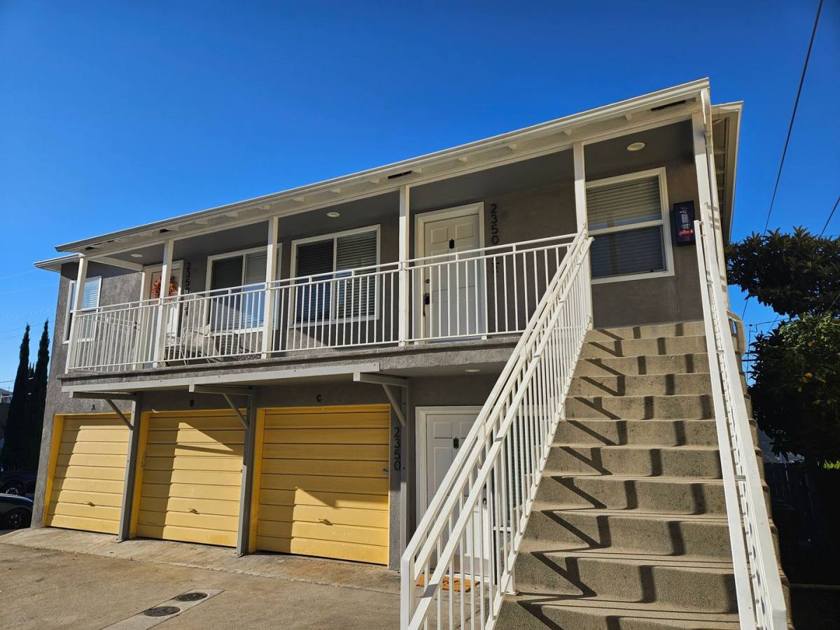 Apartment for rent at 2350 Florencita Ave, Montrose, CA 91020