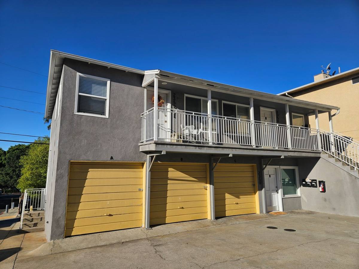 Apartment for rent at 2350 Florencita Ave, Montrose, CA 91020