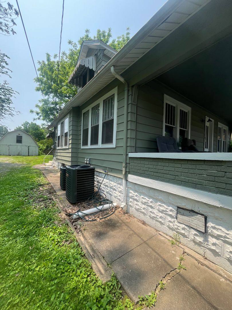 Apartment for rent at 522 W Harrison Ave, Clarksville, IN 47129