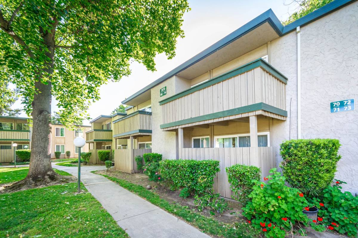Townhouse for rent at 2850 La Loma Dr, Rancho Cordova, CA 95670