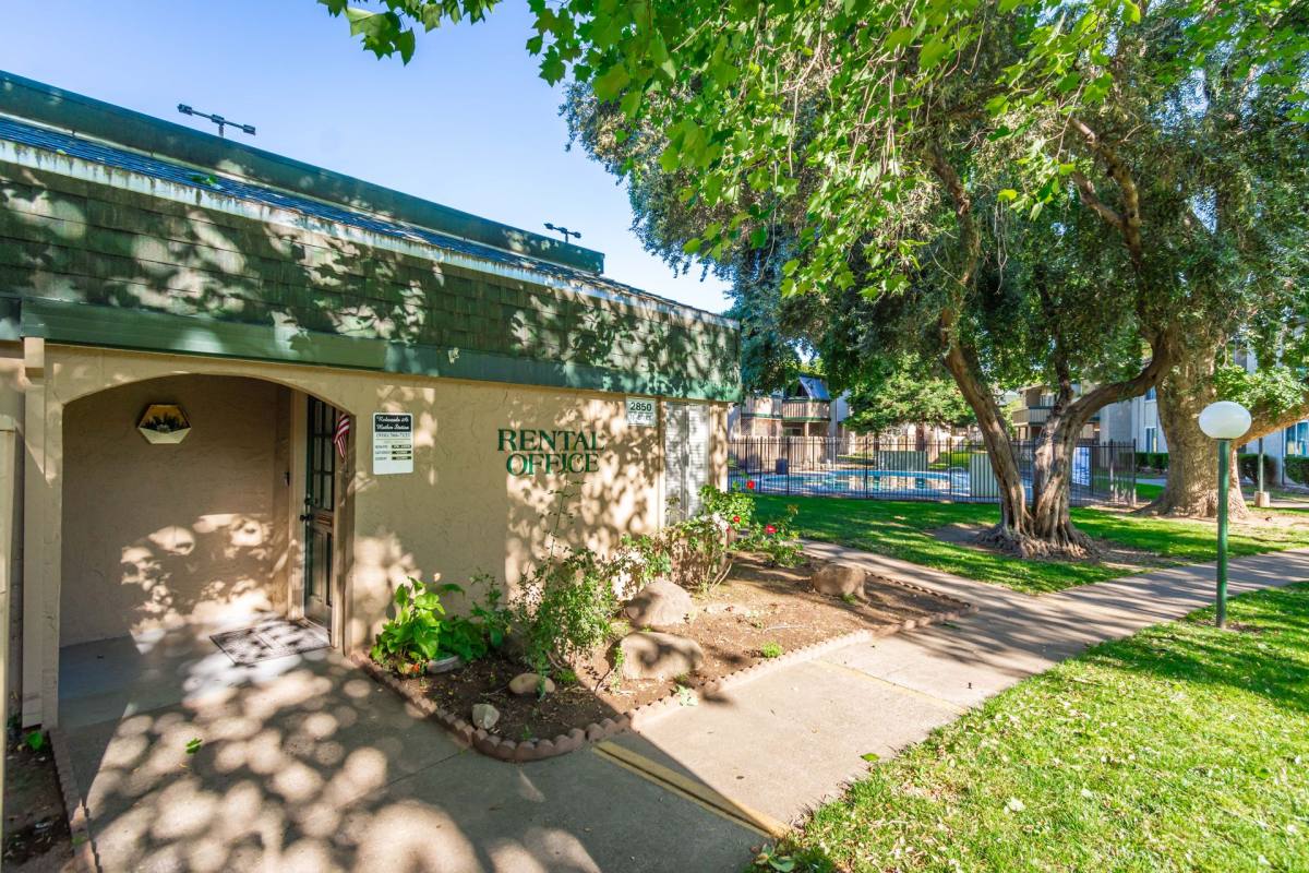 Townhouse for rent at 2850 La Loma Dr, Rancho Cordova, CA 95670