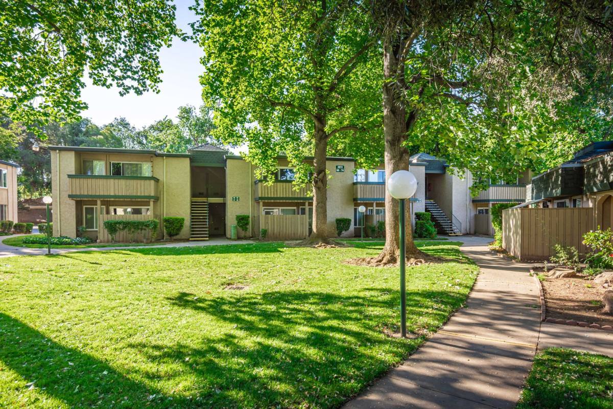Townhouse for rent at 2850 La Loma Dr, Rancho Cordova, CA 95670