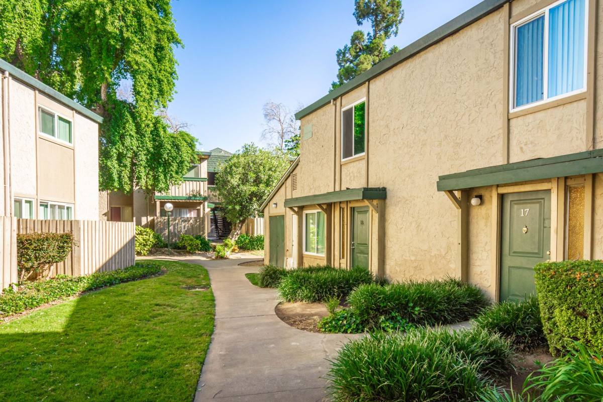 Townhouse for rent at 2850 La Loma Dr, Rancho Cordova, CA 95670