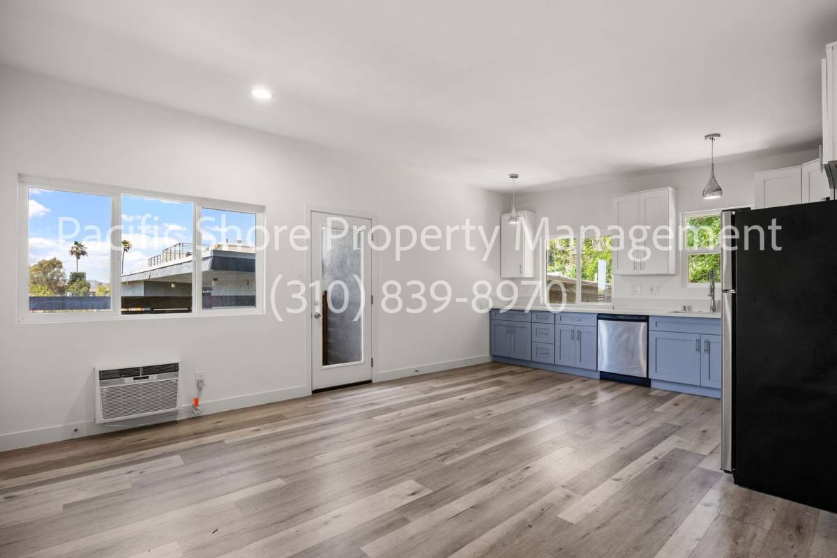 Apartment for rent at 1315 Montana St, Los Angeles, CA 90026