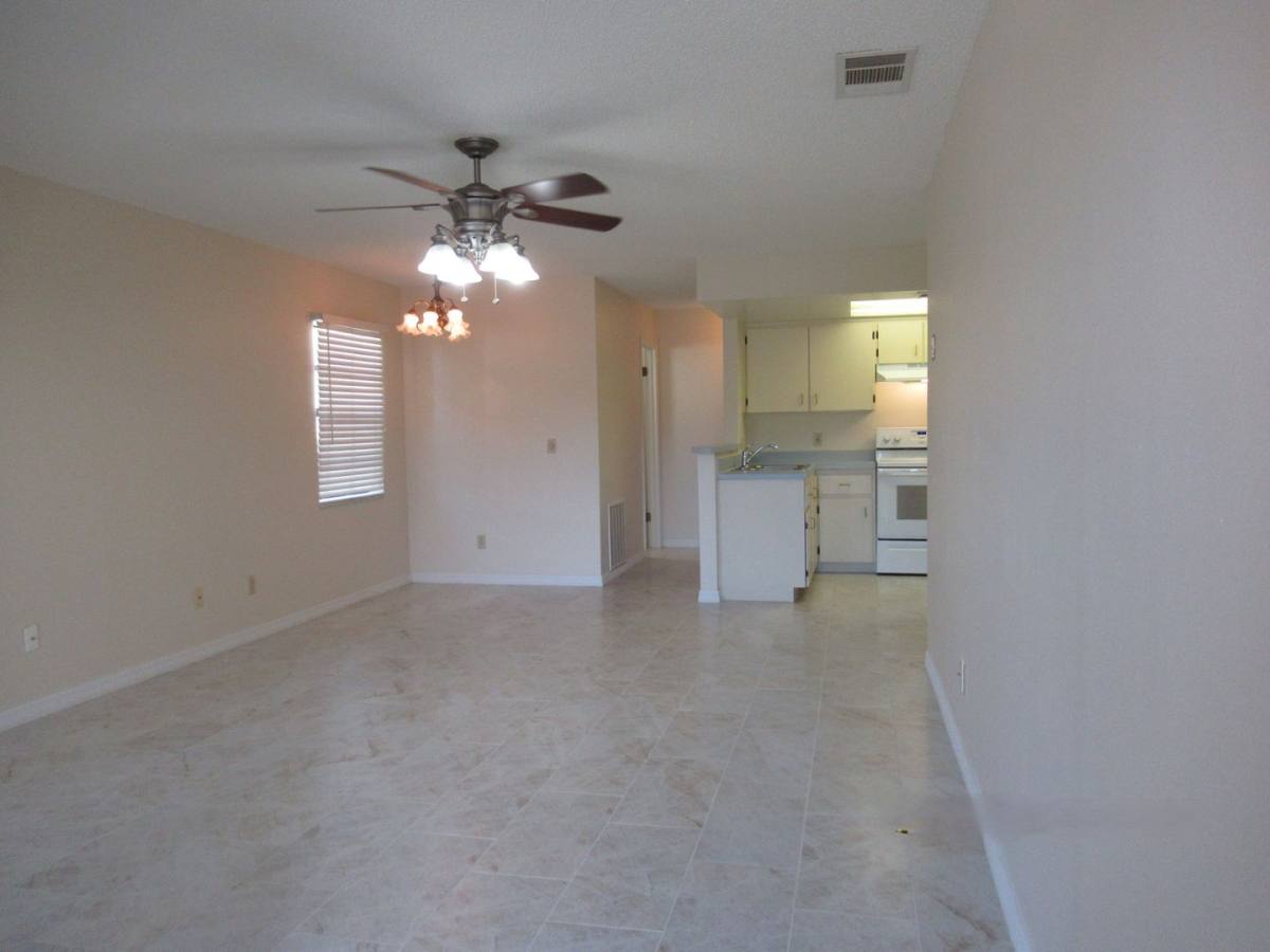 House for rent at 127 Sunnyside Dr, Clermont, FL 34711