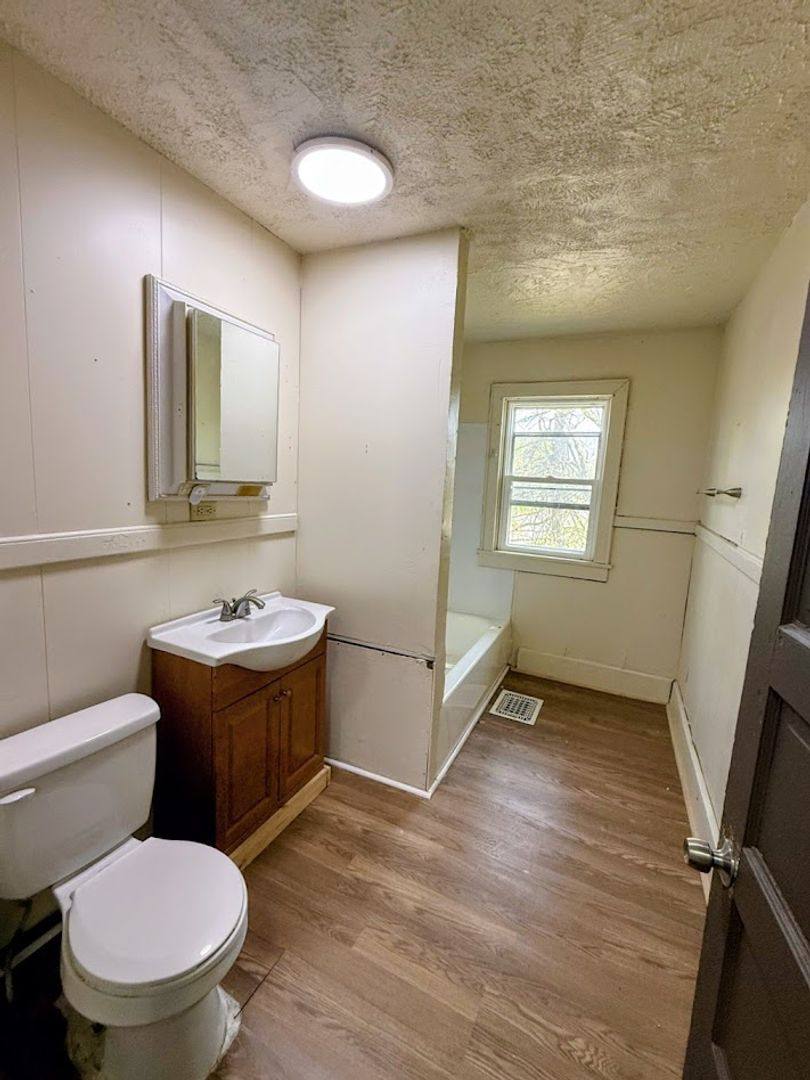 Apartment for rent at 2048 2nd St NE, Canton, OH 44704