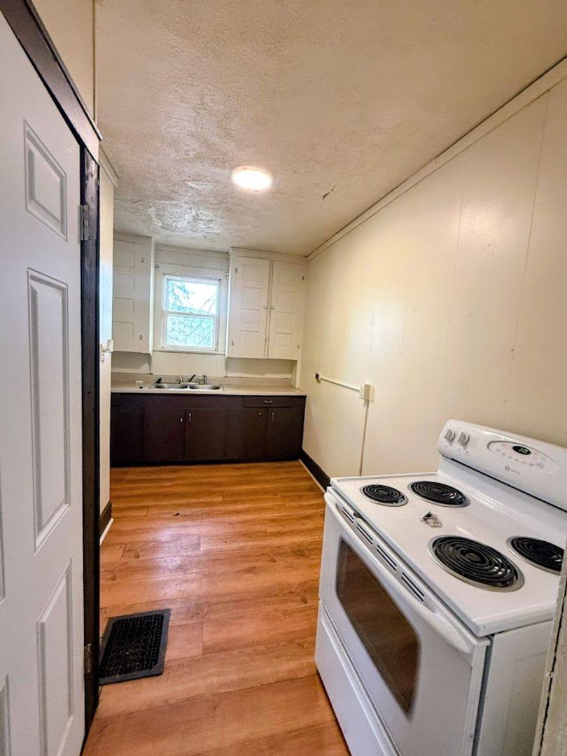 Apartment for rent at 2048 2nd St NE, Canton, OH 44704
