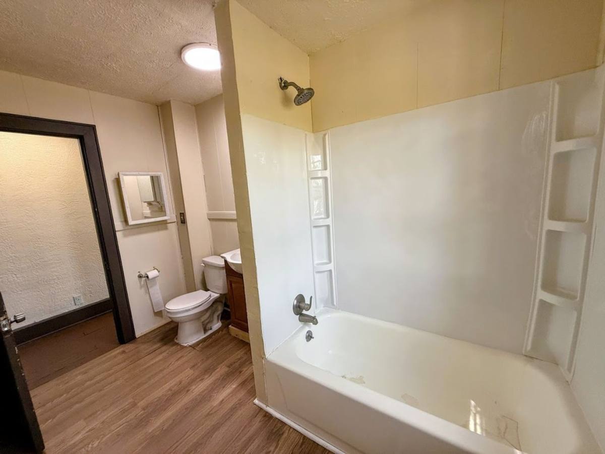 Apartment for rent at 2048 2nd St NE, Canton, OH 44704