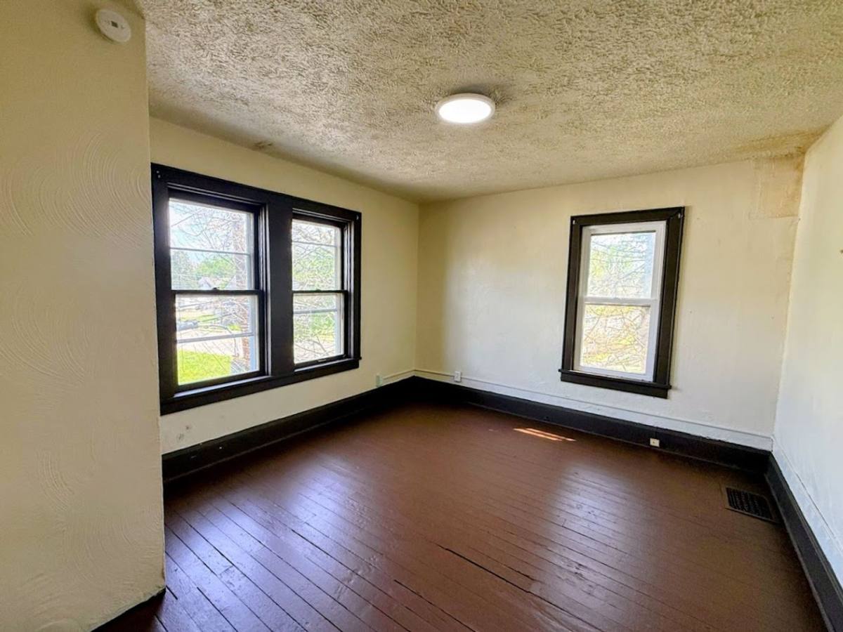 Apartment for rent at 2048 2nd St NE, Canton, OH 44704