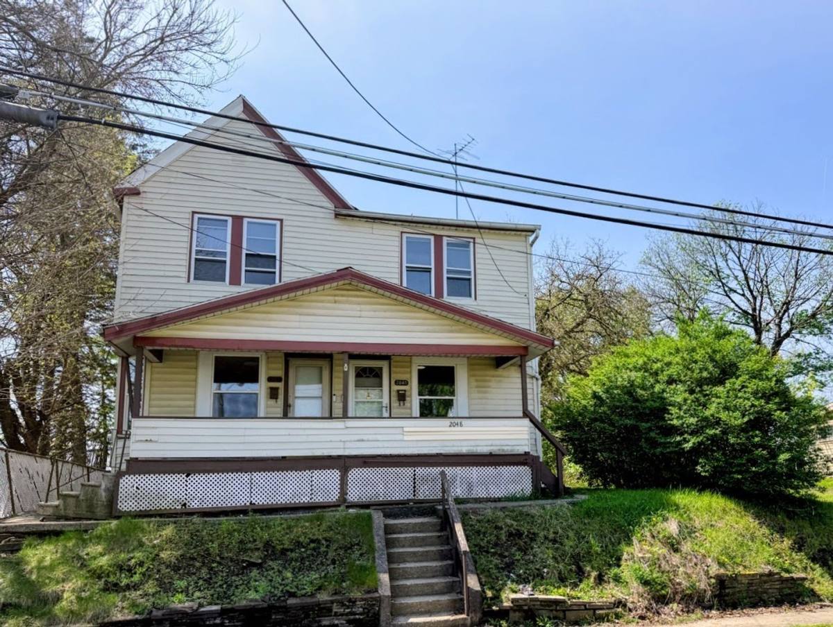 Apartment for rent at 2048 2nd St NE, Canton, OH 44704
