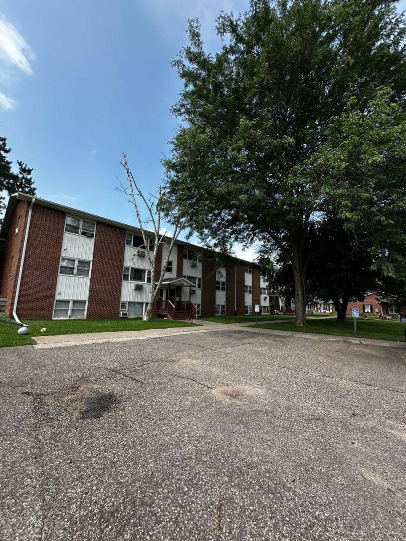 Apartment for rent at 515 N 8th St, Black River Falls, WI 54615