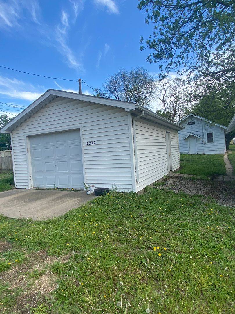 House for rent at 1212 Elk St, Beatrice, NE 68310