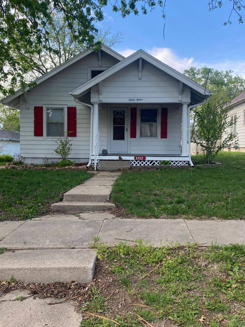 House for rent at 1212 Elk St, Beatrice, NE 68310
