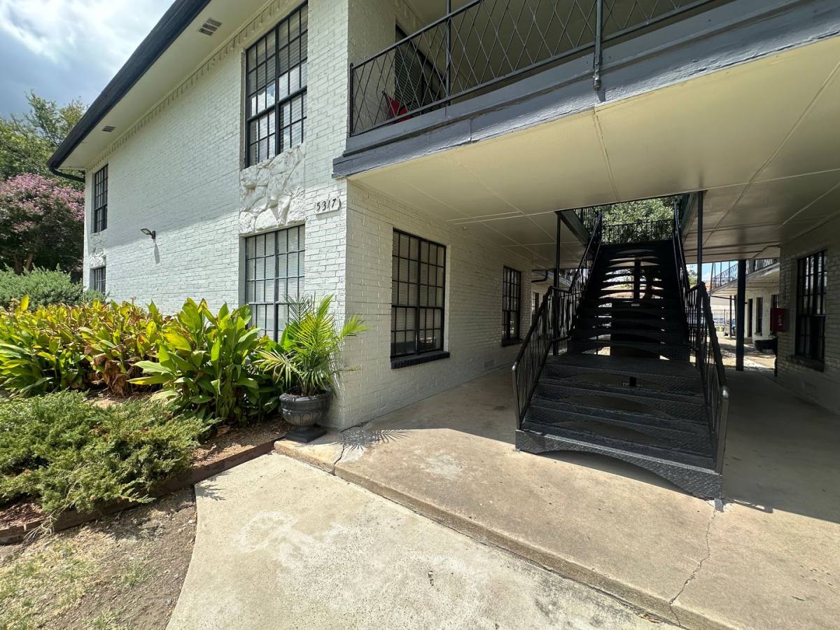 Apartment for rent at 5317 Junius St, Dallas, TX 75214