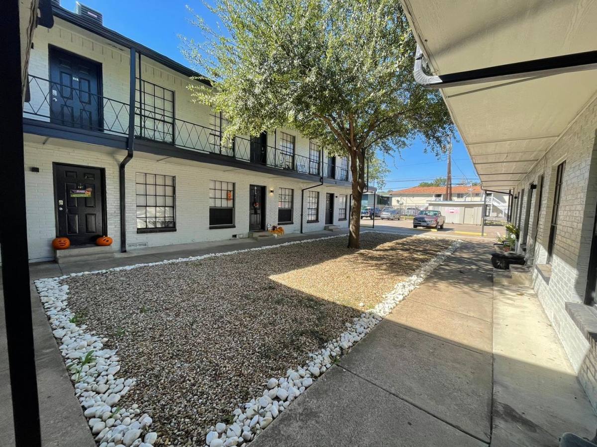 Apartment for rent at 5317 Junius St, Dallas, TX 75214