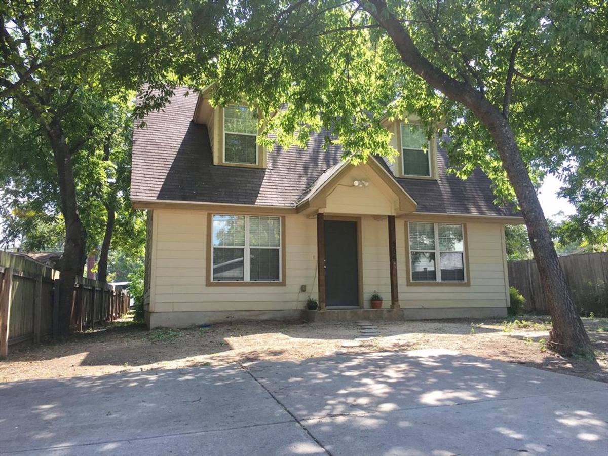 Townhouse for rent at 506 E 38th St #B, Austin, TX 78705