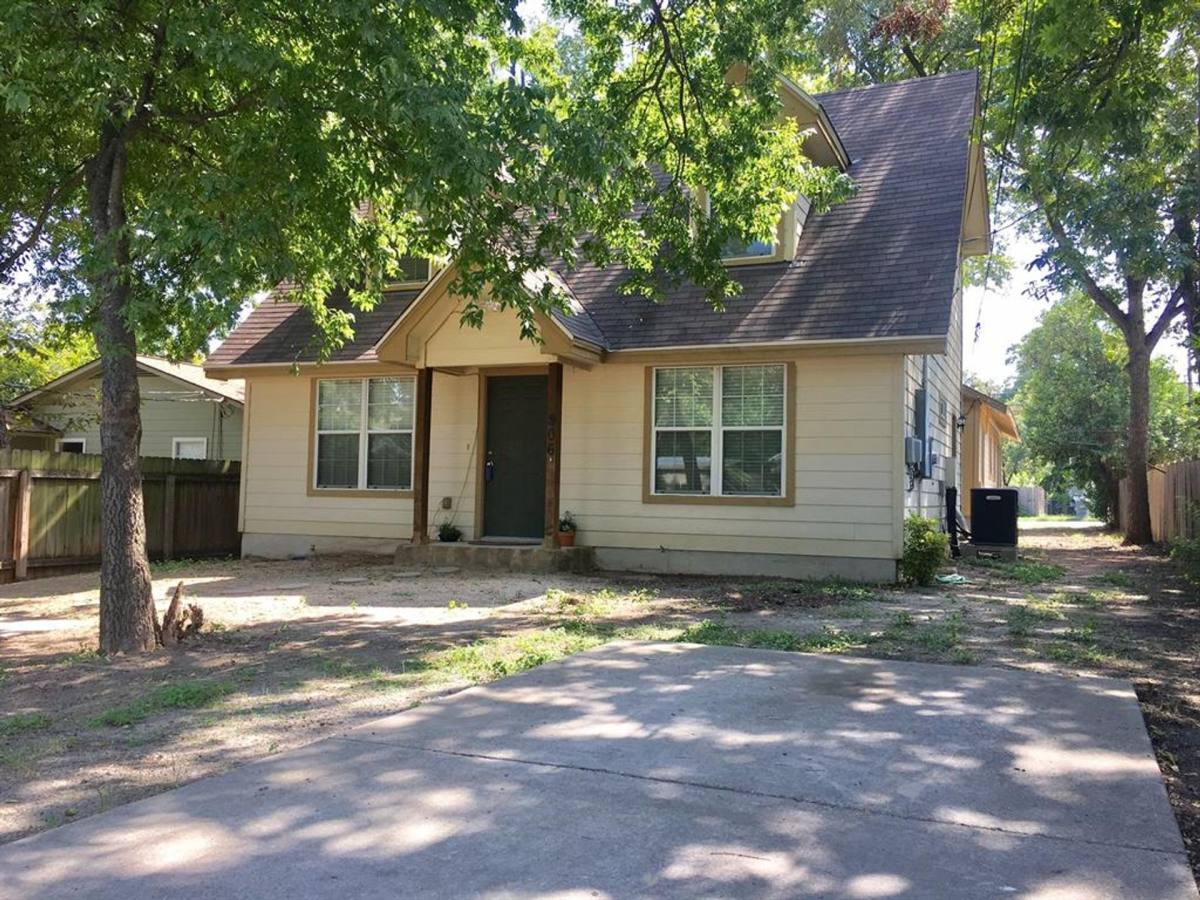 Townhouse for rent at 506 E 38th St #B, Austin, TX 78705