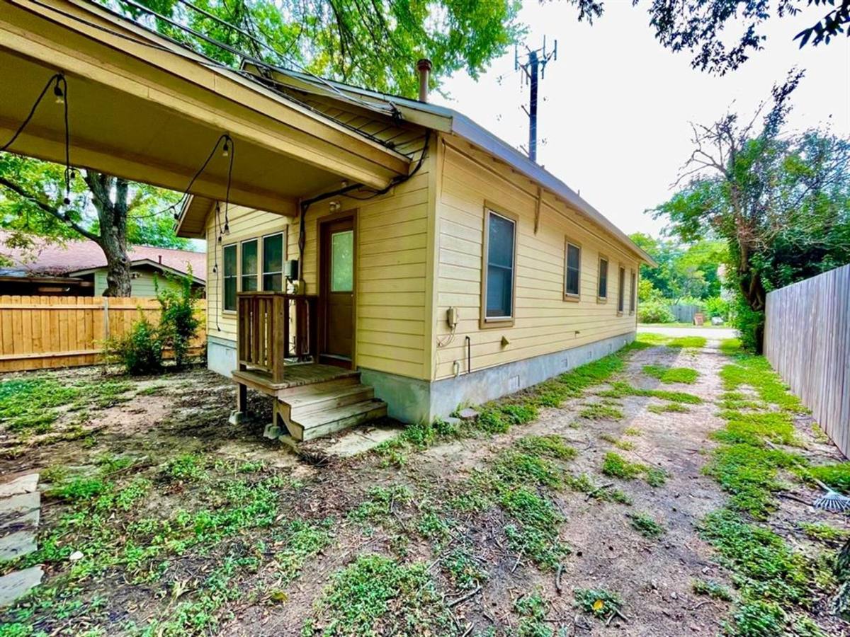Townhouse for rent at 506 E 38th St #B, Austin, TX 78705