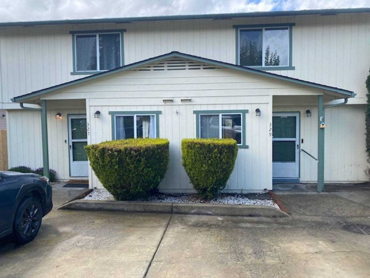 House for rent at 329 Bessie St, Medford, OR 97504