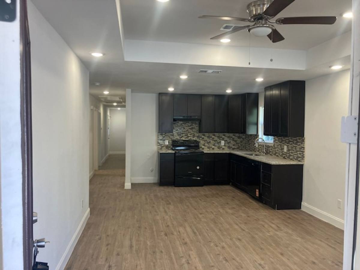 House for rent at 110 Bowie St, Mabank, TX 75156