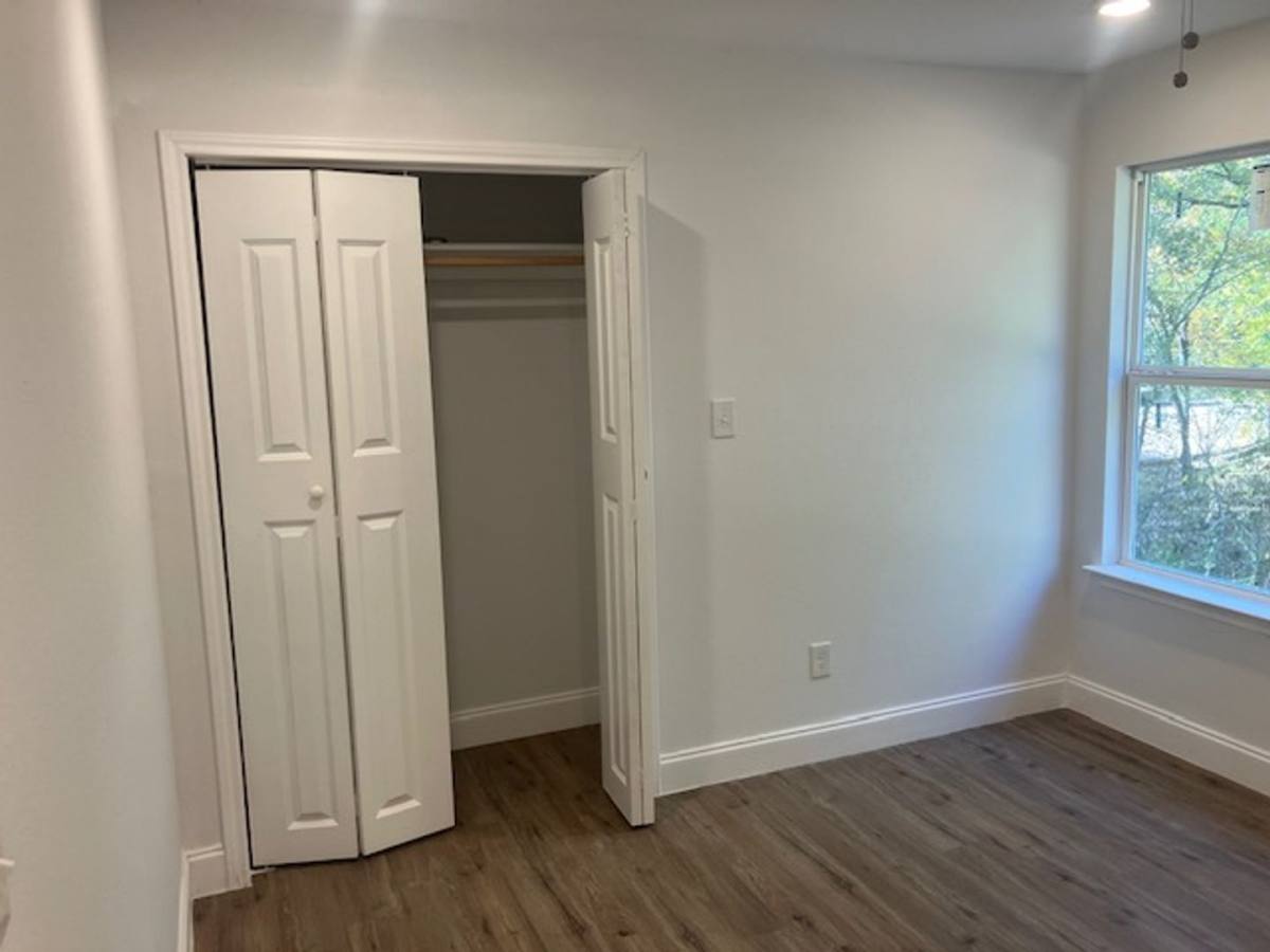 House for rent at 110 Bowie St, Mabank, TX 75156