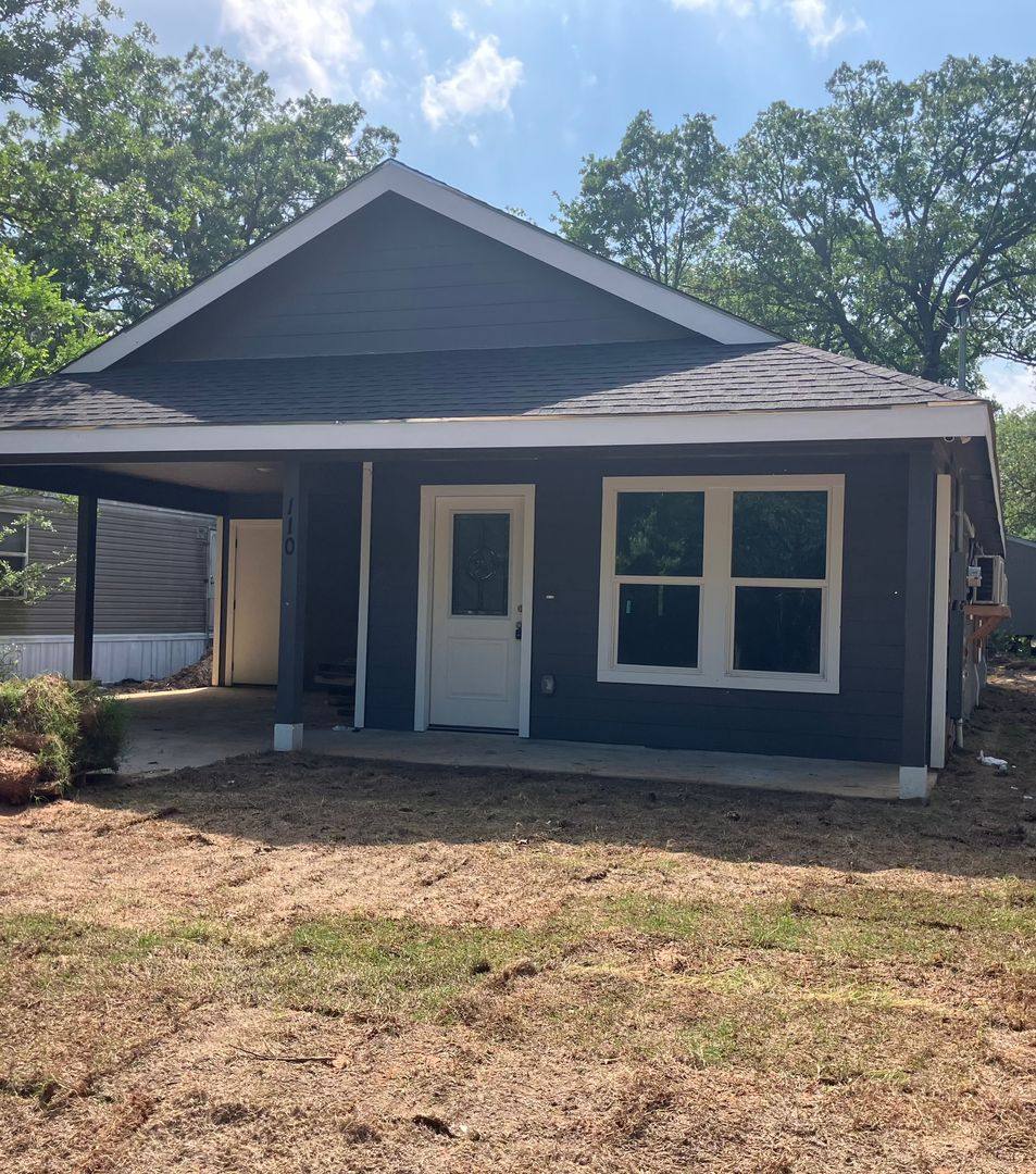 House for rent at 110 Bowie St, Mabank, TX 75156