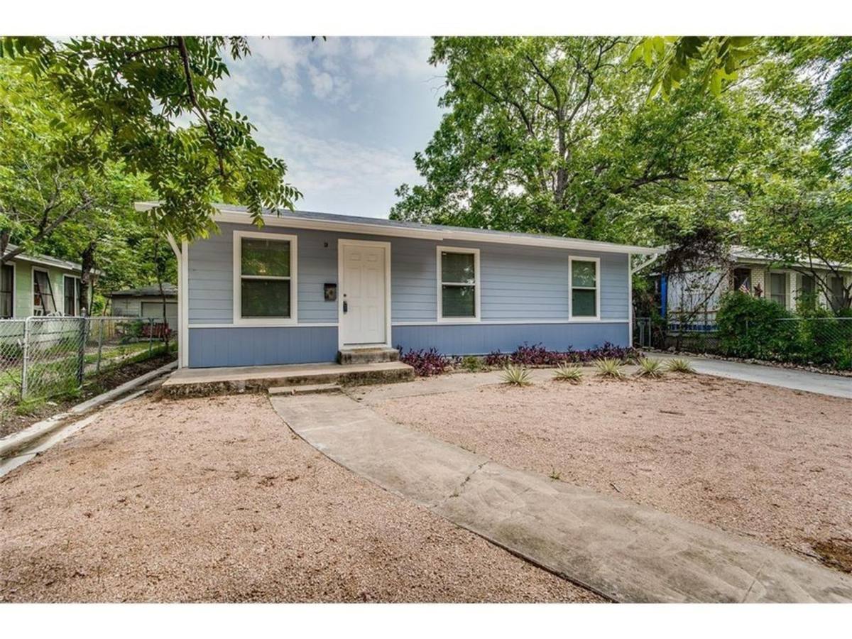 Townhouse for rent at 404 Franklin Blvd #B, Austin, TX 78751