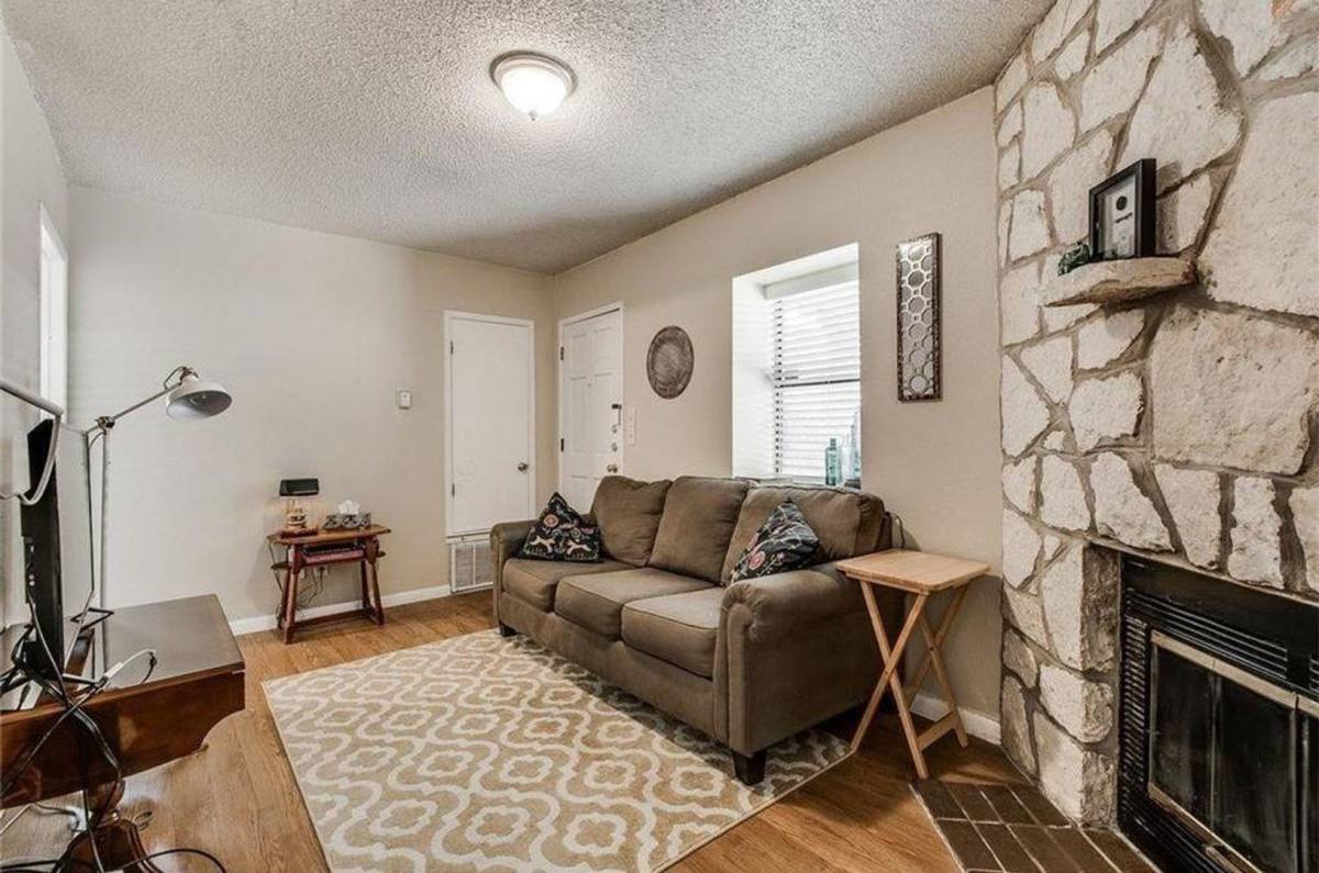Townhouse for rent at 404 Franklin Blvd #B, Austin, TX 78751