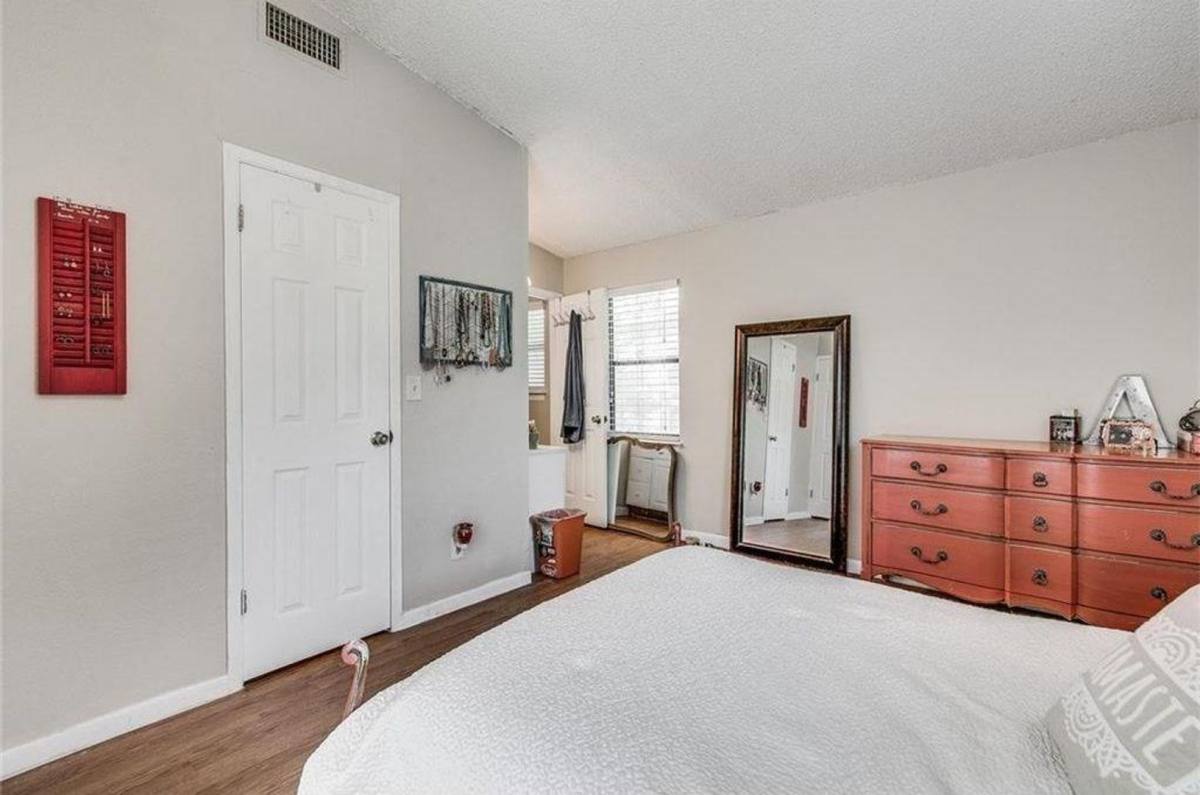 Townhouse for rent at 404 Franklin Blvd #B, Austin, TX 78751