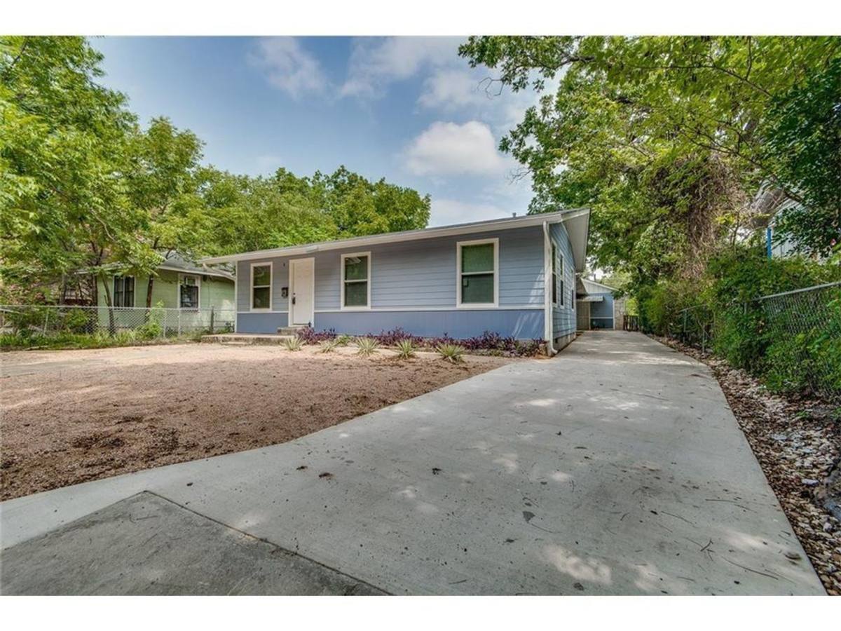 Townhouse for rent at 404 Franklin Blvd #B, Austin, TX 78751