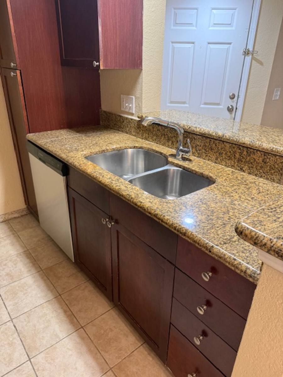 Apartment for rent at 5124 Conroy Rd #613, Orlando, FL 32811