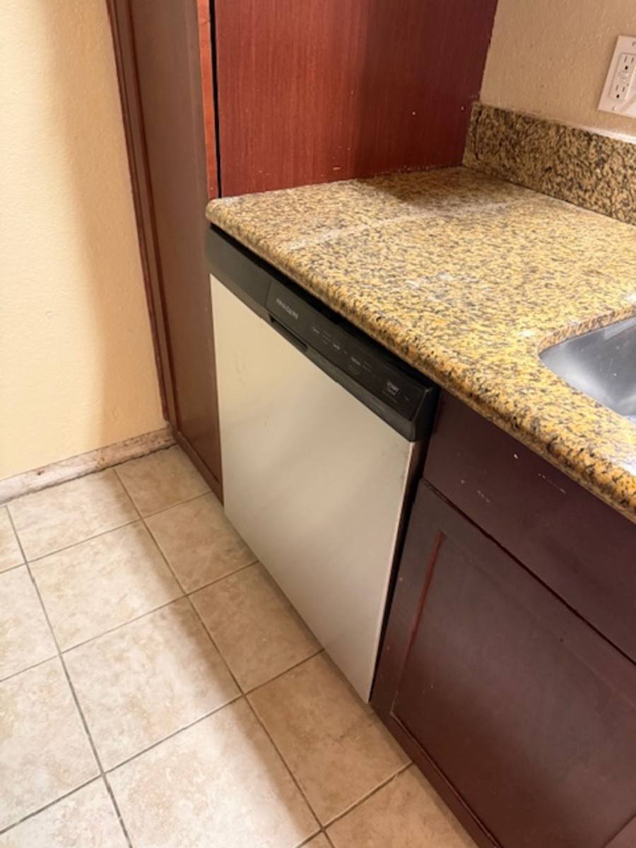 Apartment for rent at 5124 Conroy Rd #613, Orlando, FL 32811