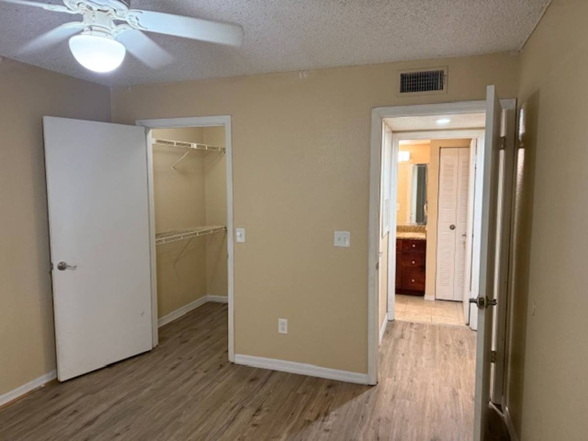 Apartment for rent at 5124 Conroy Rd #613, Orlando, FL 32811