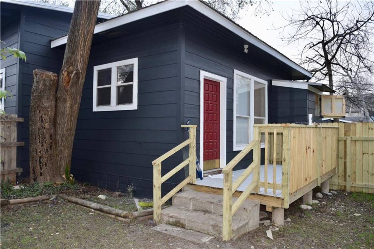 Townhouse for rent at 611 Nelray Blvd #B, Austin, TX 78751