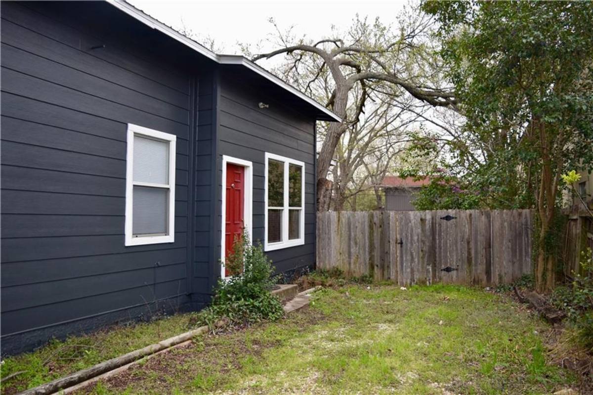 Townhouse for rent at 611 Nelray Blvd #B, Austin, TX 78751