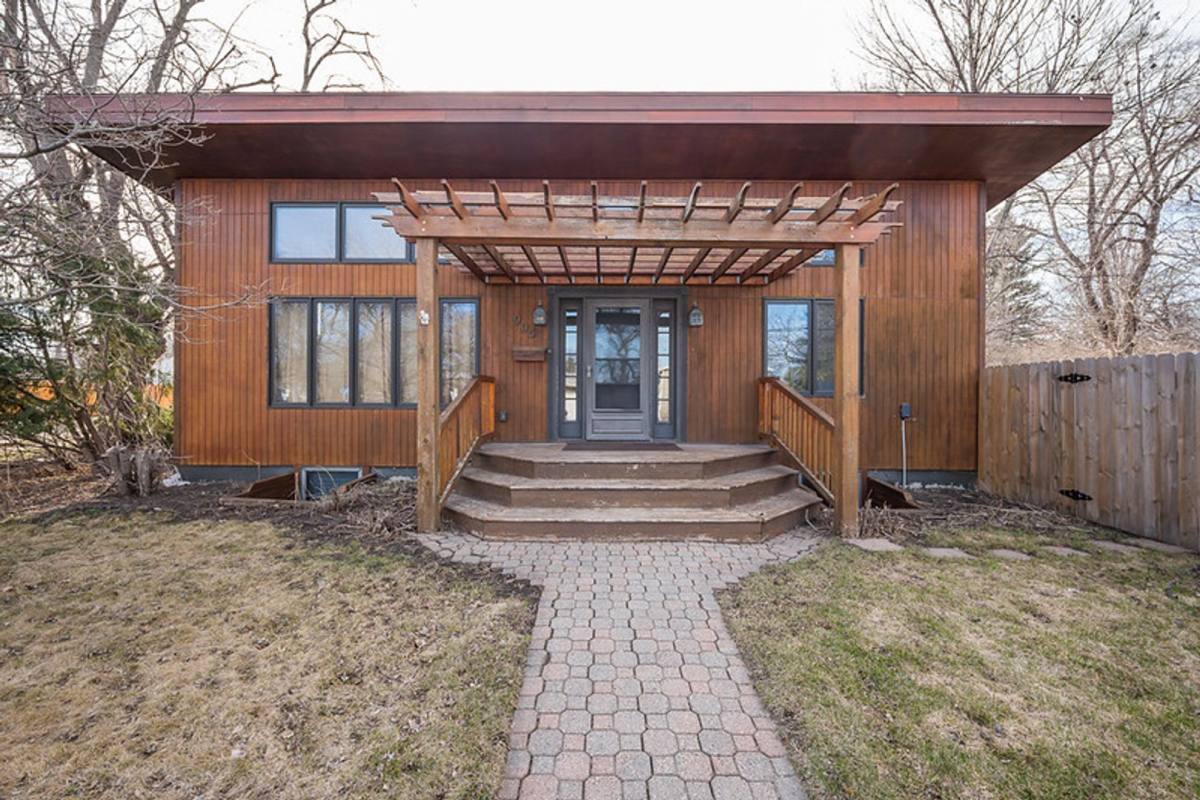 House for rent at 905 N 25th St, Grand Forks, ND 58203