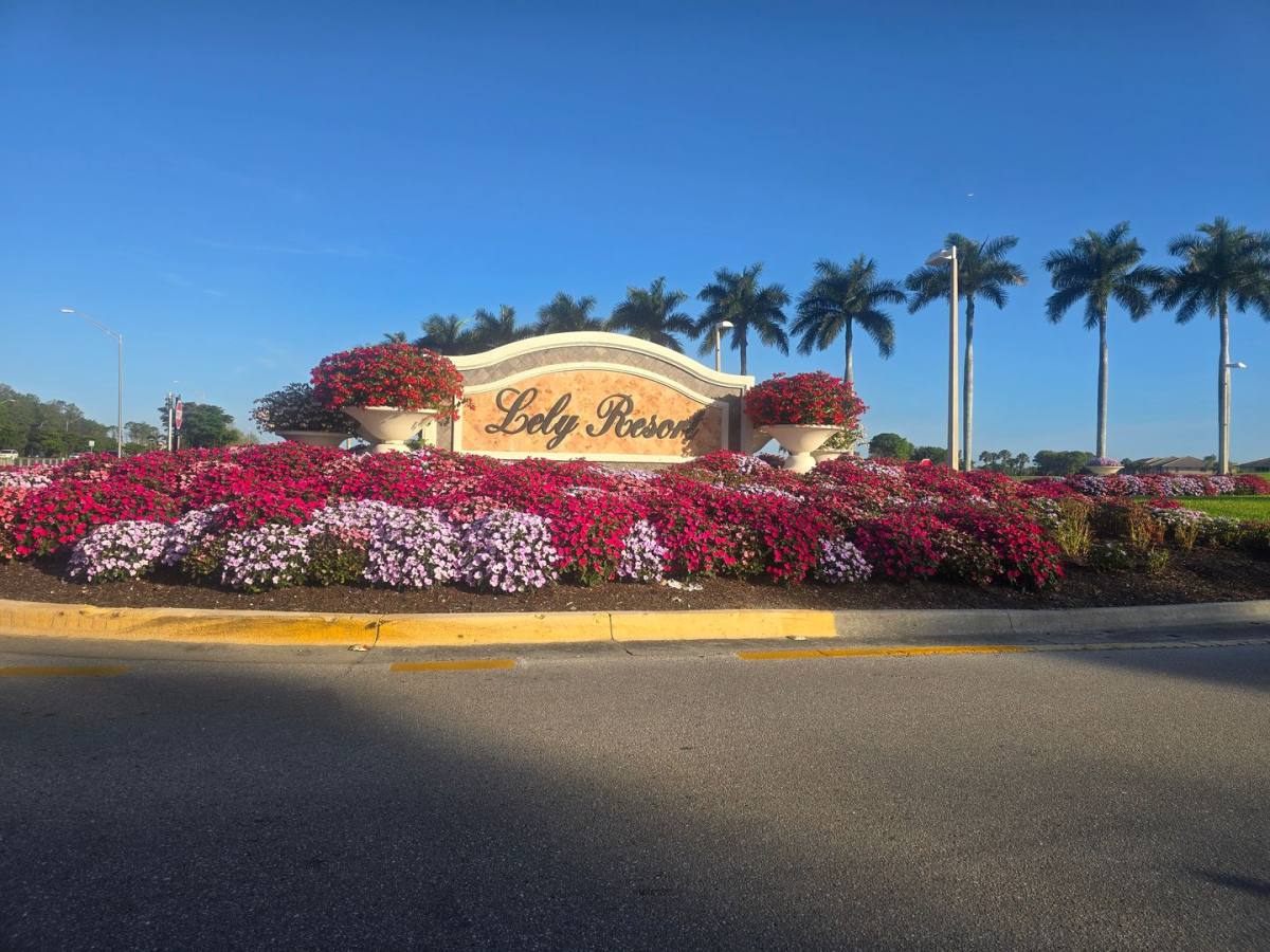 Apartment for rent at 9175 Michael Circle, Naples, FL 34113