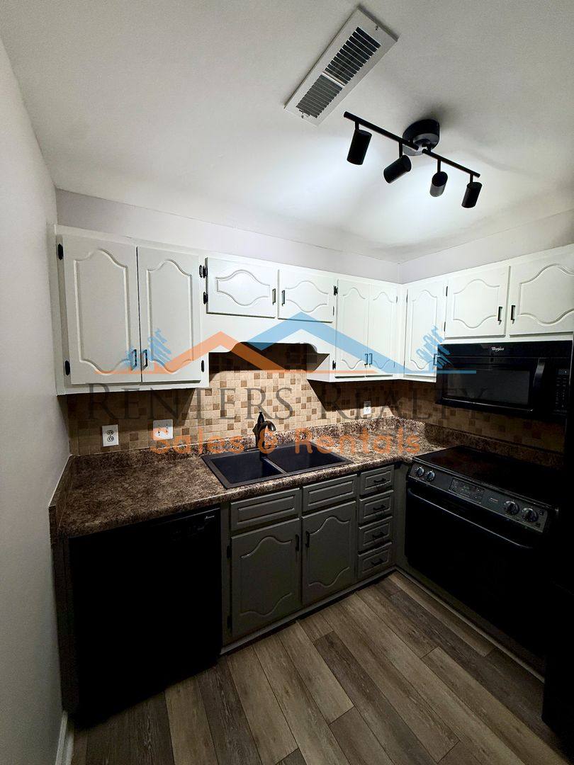 Condo for rent at 2107 Epworth Dr NE, Huntsville, AL 35811