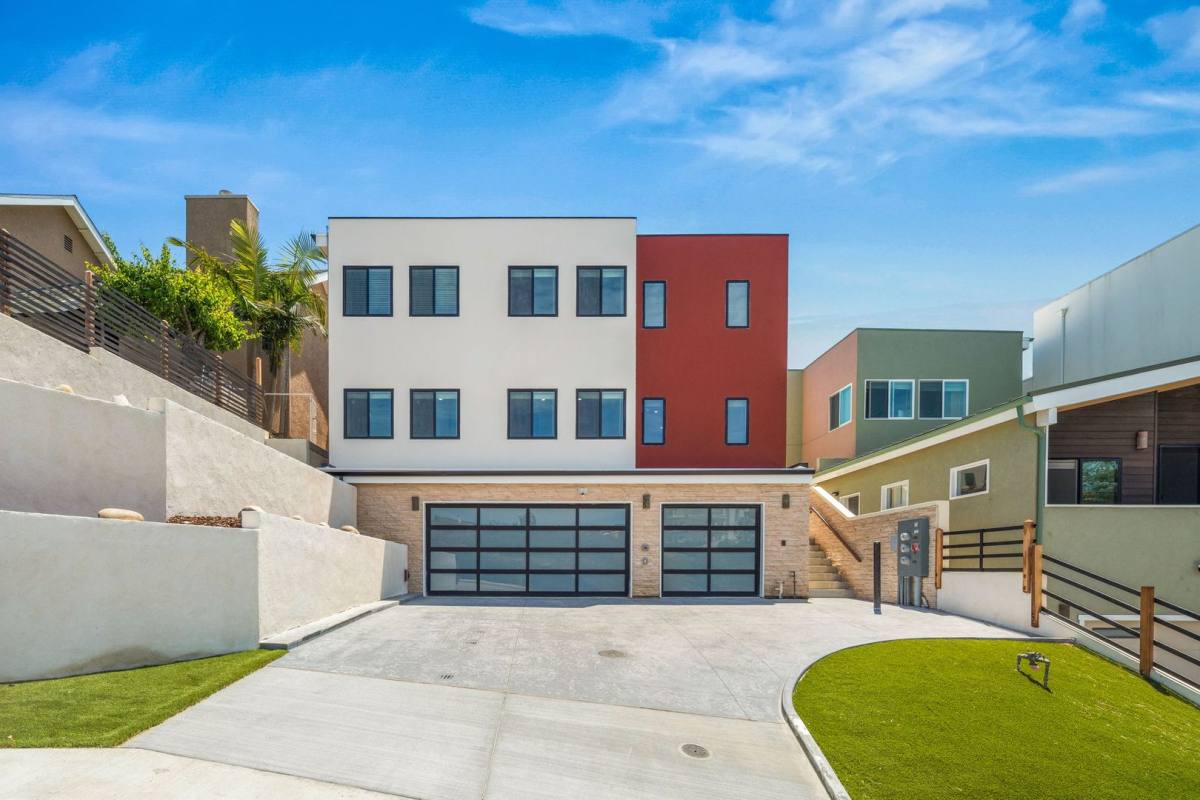 Apartment for rent at 1251 & 1253 Van Nuys St, San Diego, CA 92109