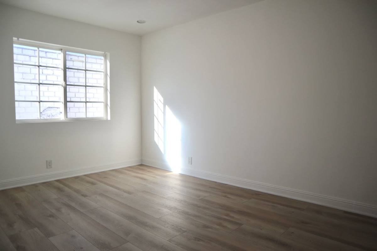 Apartment for rent at 8655 W Pico Blvd, Los Angeles, CA 90035