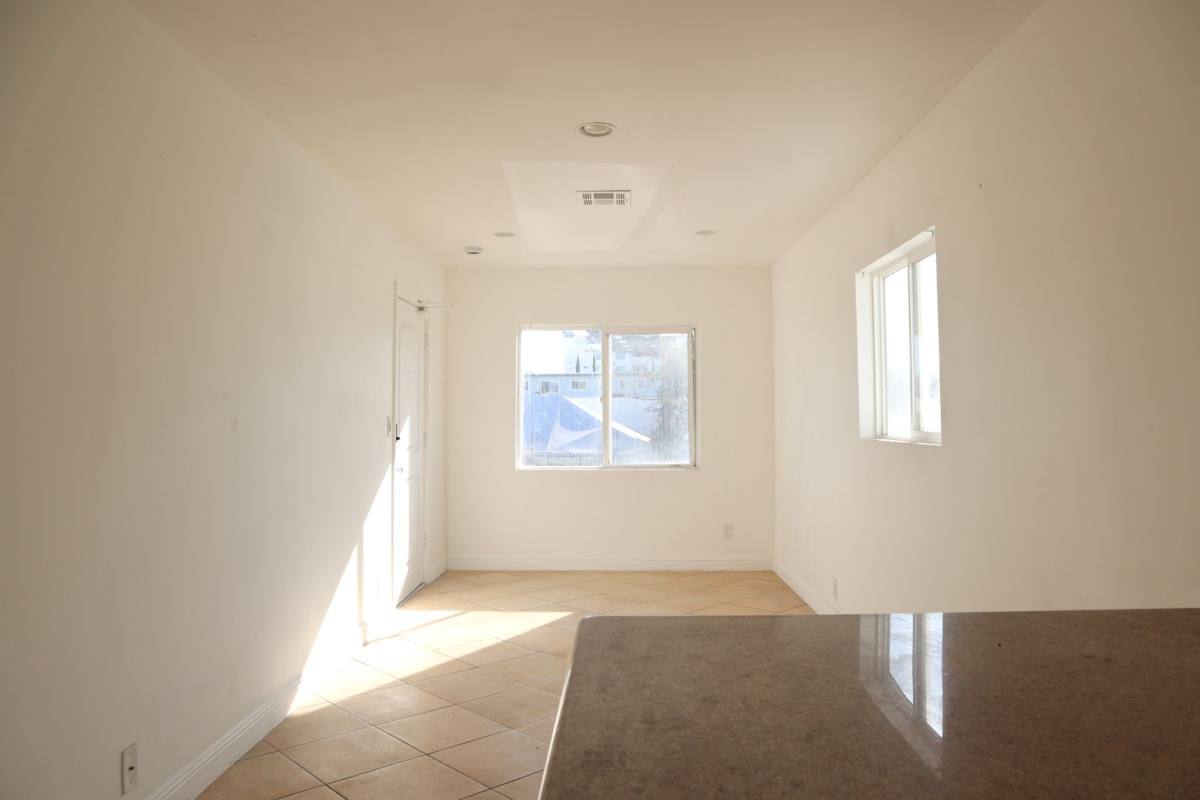 Apartment for rent at 8655 W Pico Blvd, Los Angeles, CA 90035