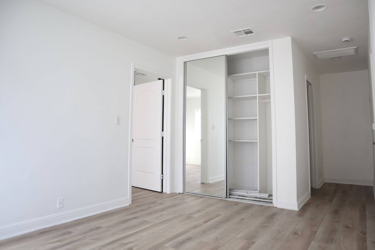 Apartment for rent at 8655 W Pico Blvd, Los Angeles, CA 90035
