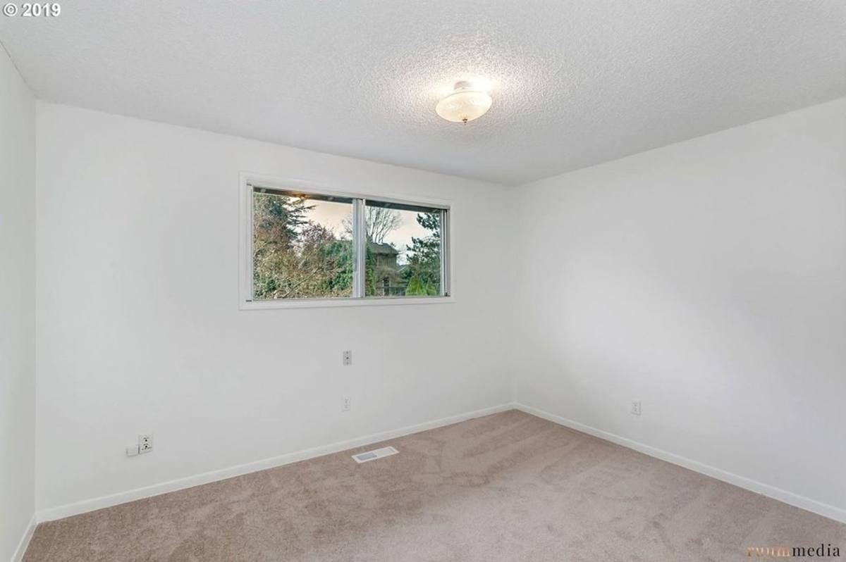 Townhouse for rent at 8205 SW Laurel St, Portland, OR 97225